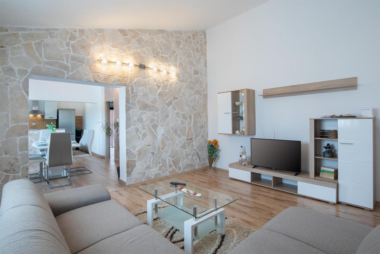 Apartmán Lara *