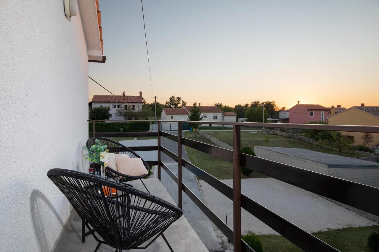 Lara Apartmán Sajini
